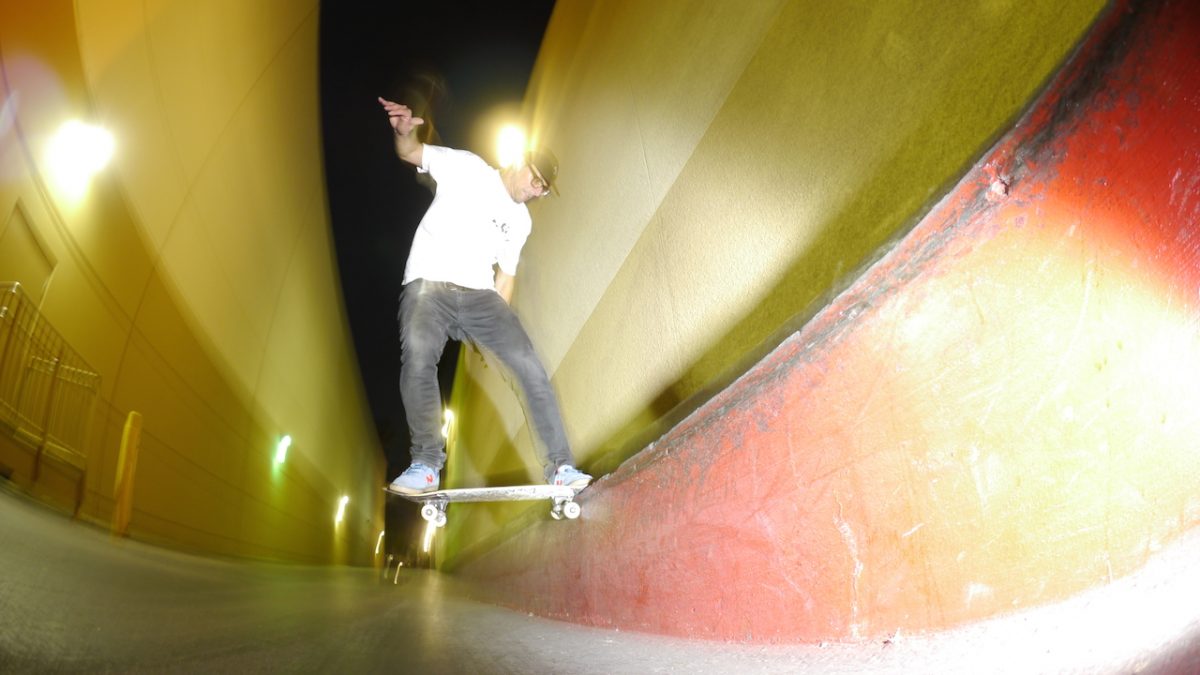 Eric Sentianin – Frontside noseslide. Photo -Nino Moscardi