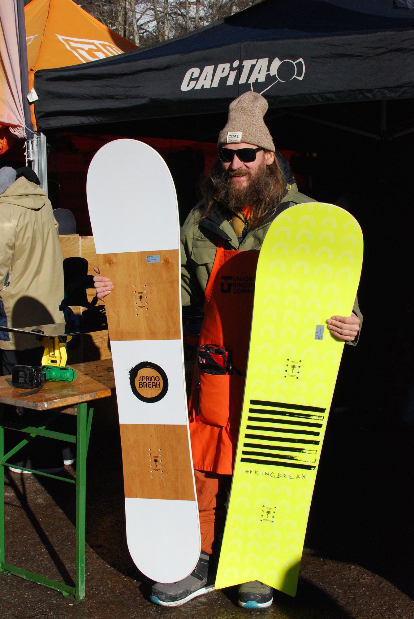 14 Capita sales rep for North of Germany Andreas ‘Spange’ Spangenberger with his two favourite models from the Spring Break series
