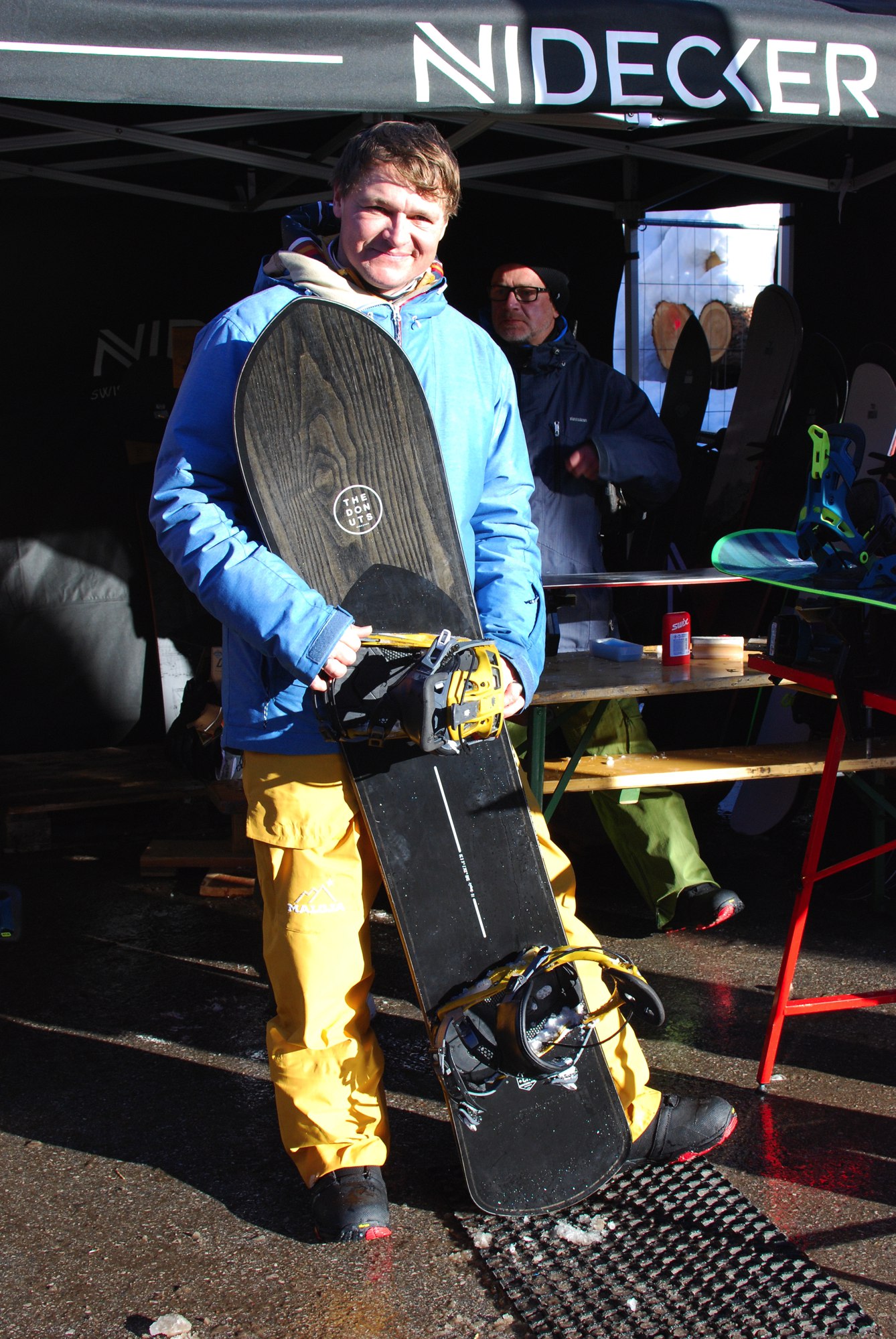 23 Pryde Group’s Stephan Decker with the new Nidecker pow surfer The Donuts that is also great for carving