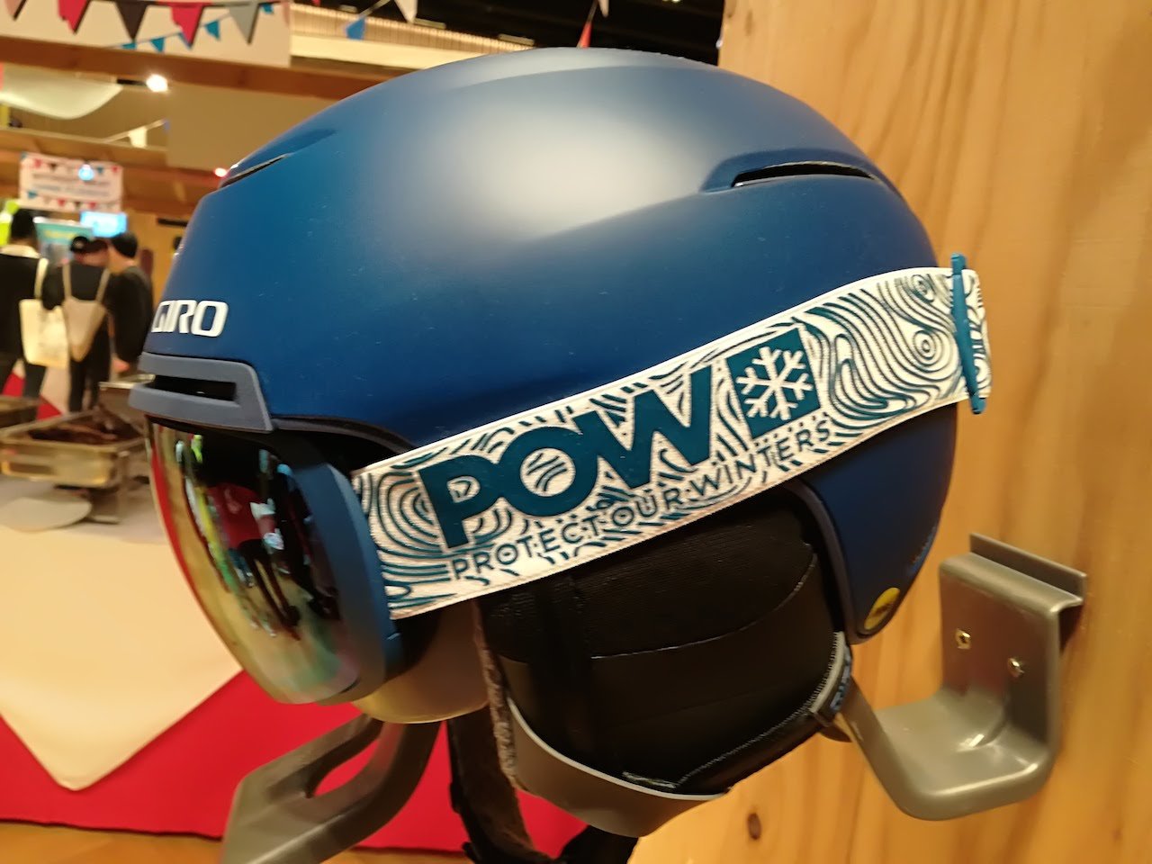 Giro have a POW collaboration on the Contact goggle and Jackson