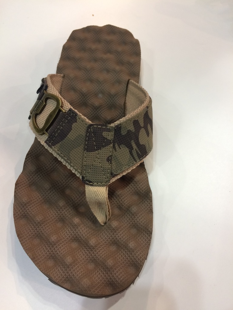 Flojos water restistant mens camo canvas flip flop with bottle opener