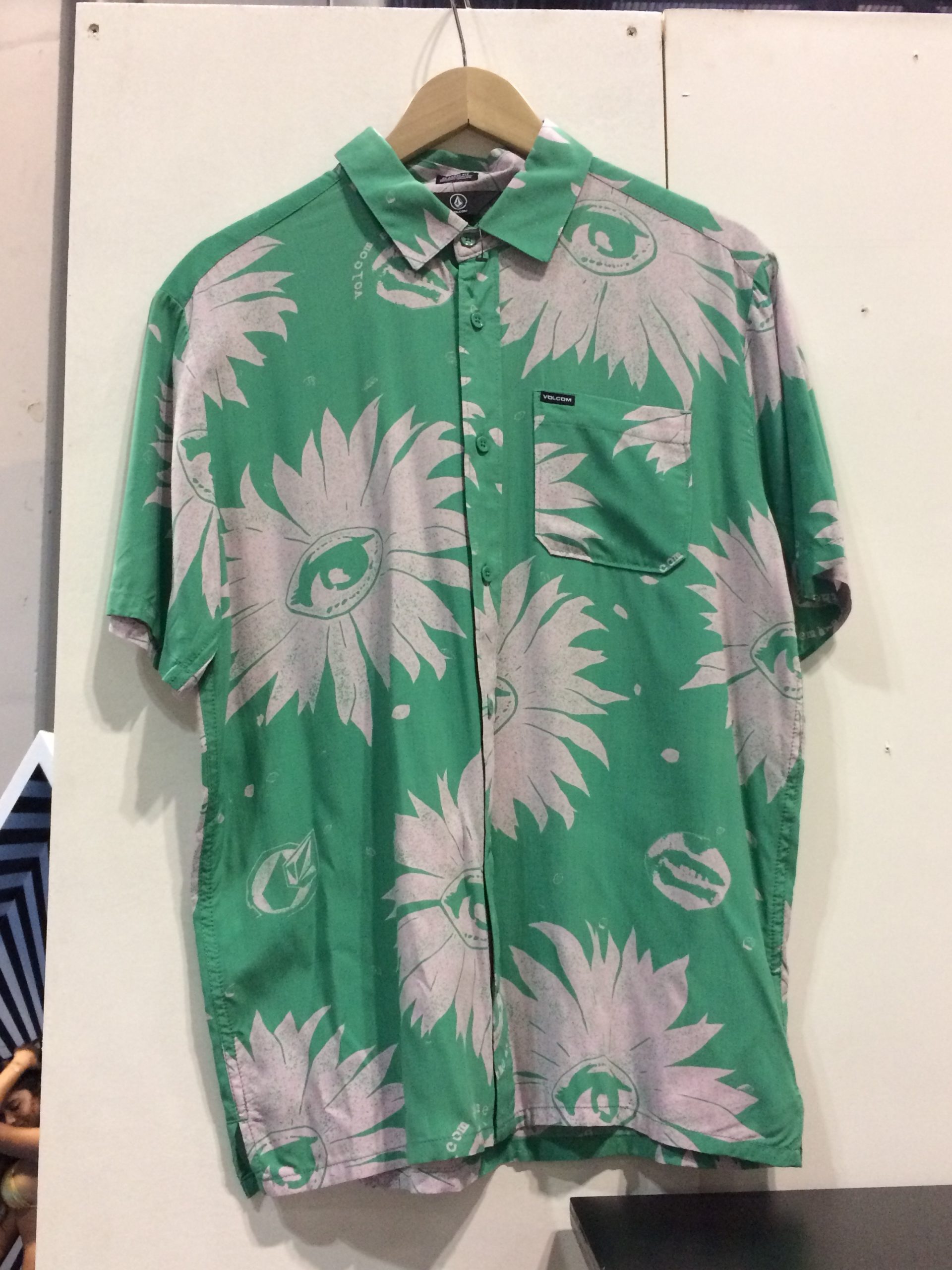Volcoms’s woven Mag Sketch short sleeve shirt in mint
