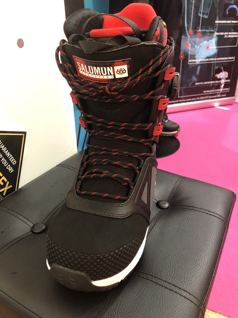 686 X Salomon collab with Victor Daviet colourway transferring through to boot and jacket