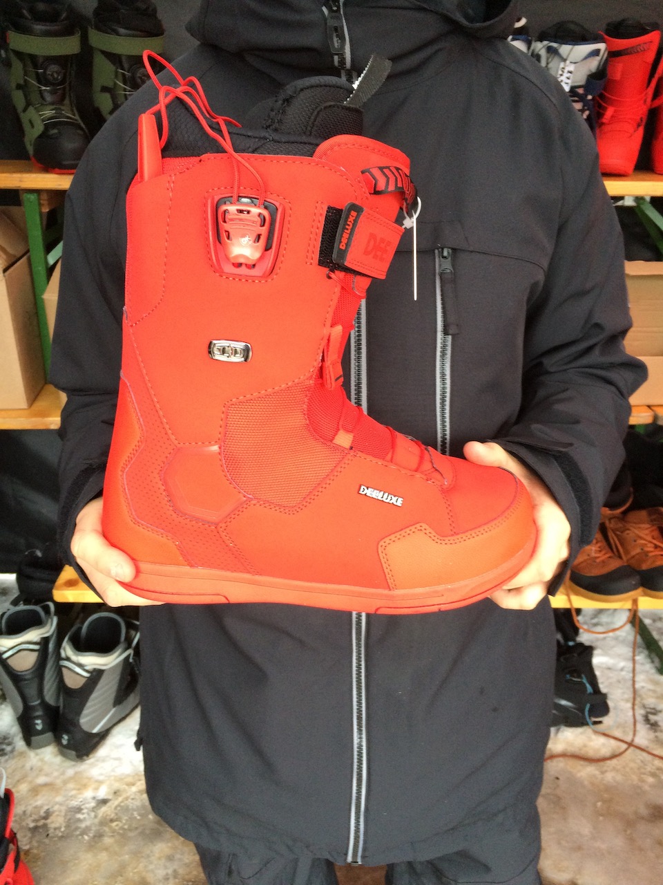 Deeluxe’s best selling mid range ID in new Bloodline colorway