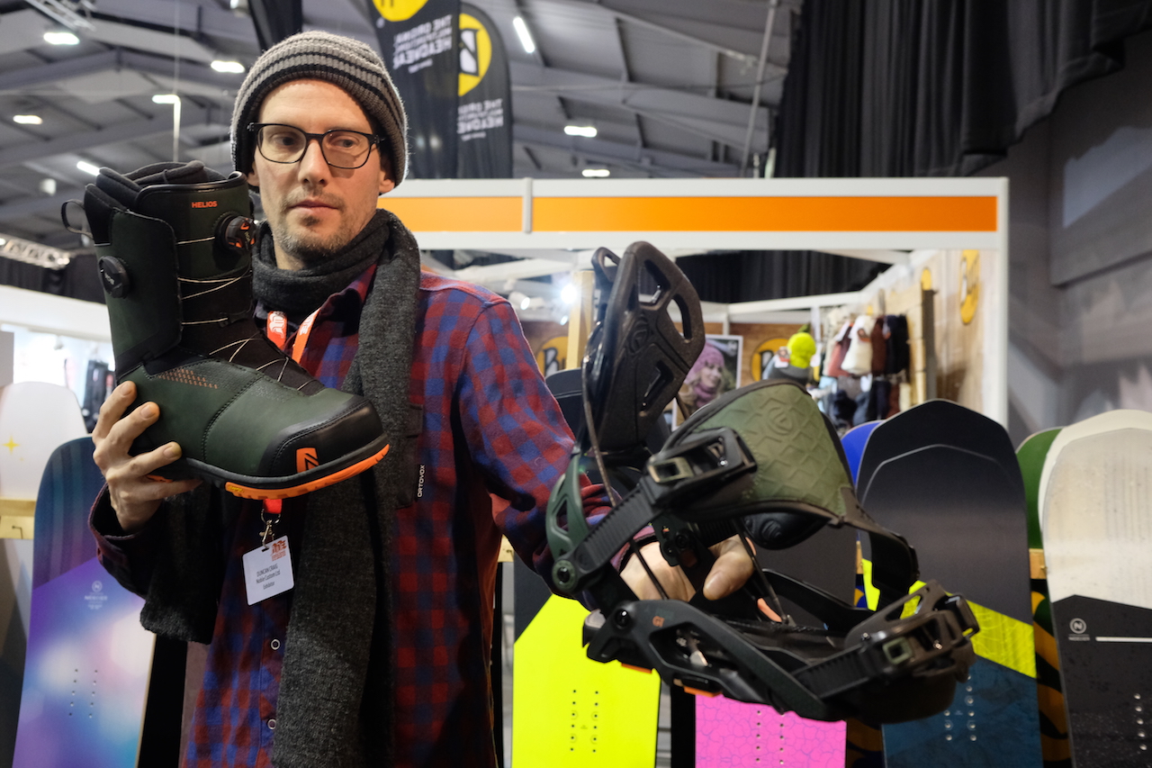 Noble Custom’s Duncan showing the Nidecker Helios boot and Flow Fuse GT binder
