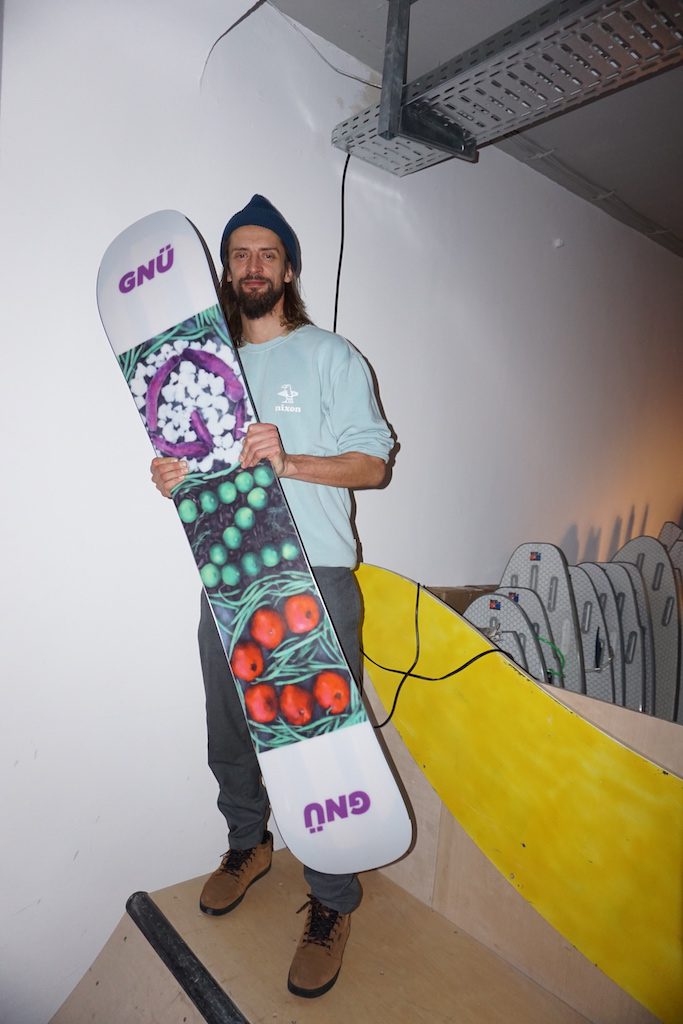 スノーボード COR-PRO NICOLAS MULLER Nicolas Müller with next year's pro model - Boardsport SOURCE