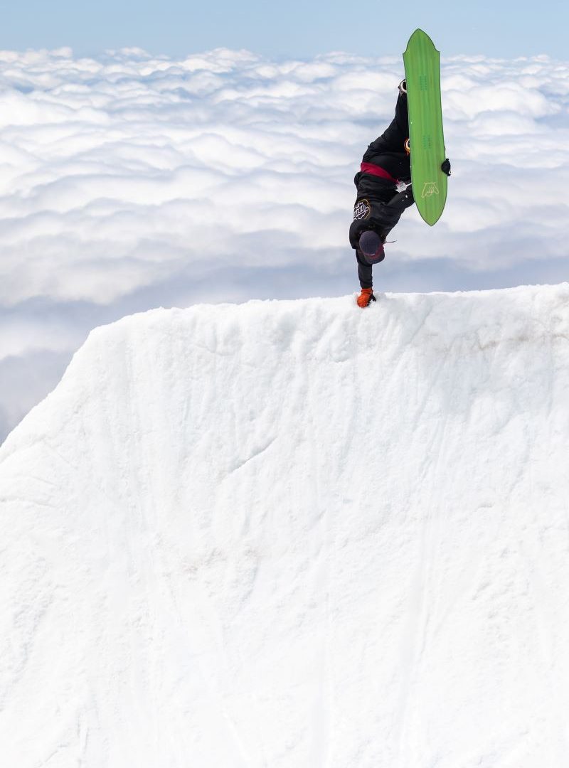 Che Contor Handplant Tyler Benton