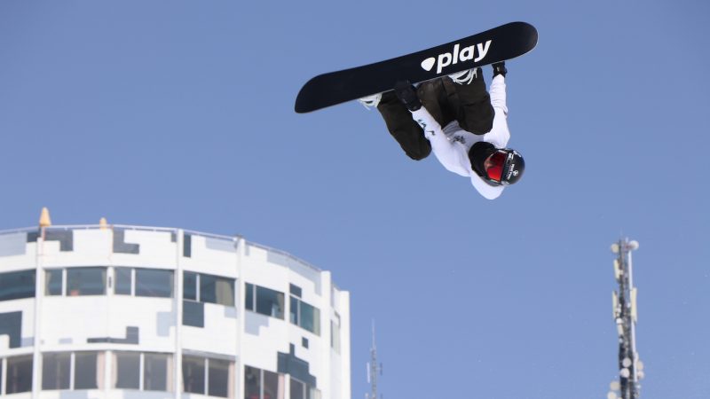 Play Snowboards Laax