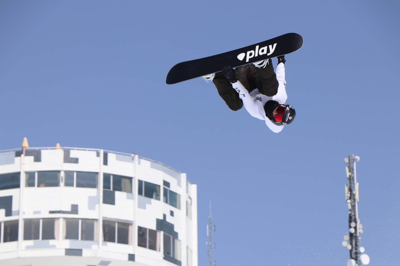 Play Snowboards Laax
