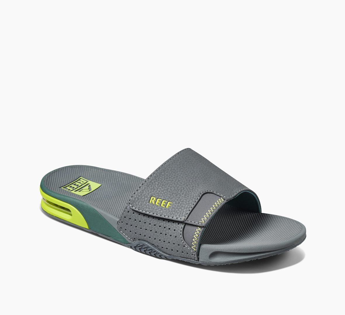 REEF SS21 Hanging Shoes