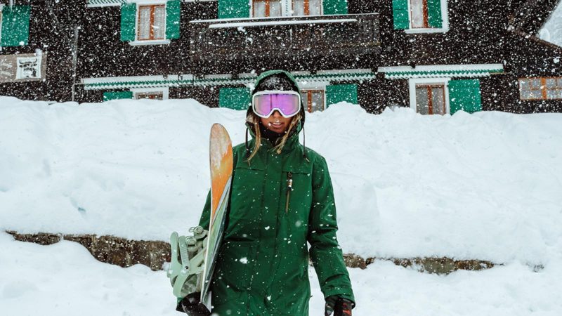 686 21/22 Women's Outerwear Preview