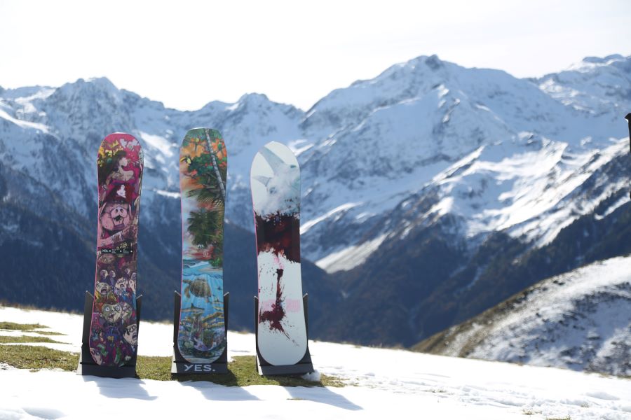 YES Snowboards models