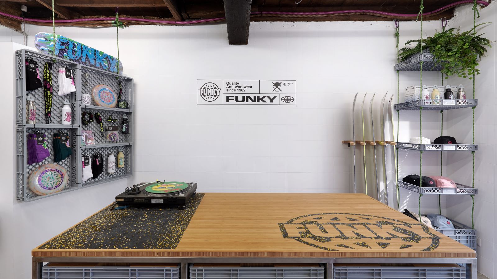 Funky Snowboards flagship store, Milan