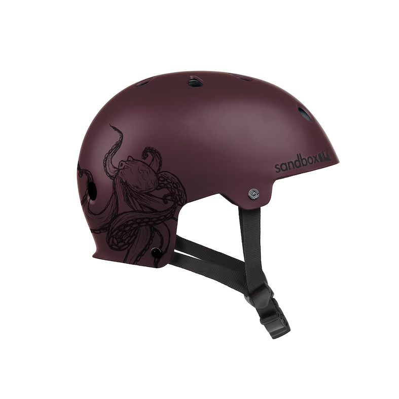 Sandbox S/S 22 Water helmets