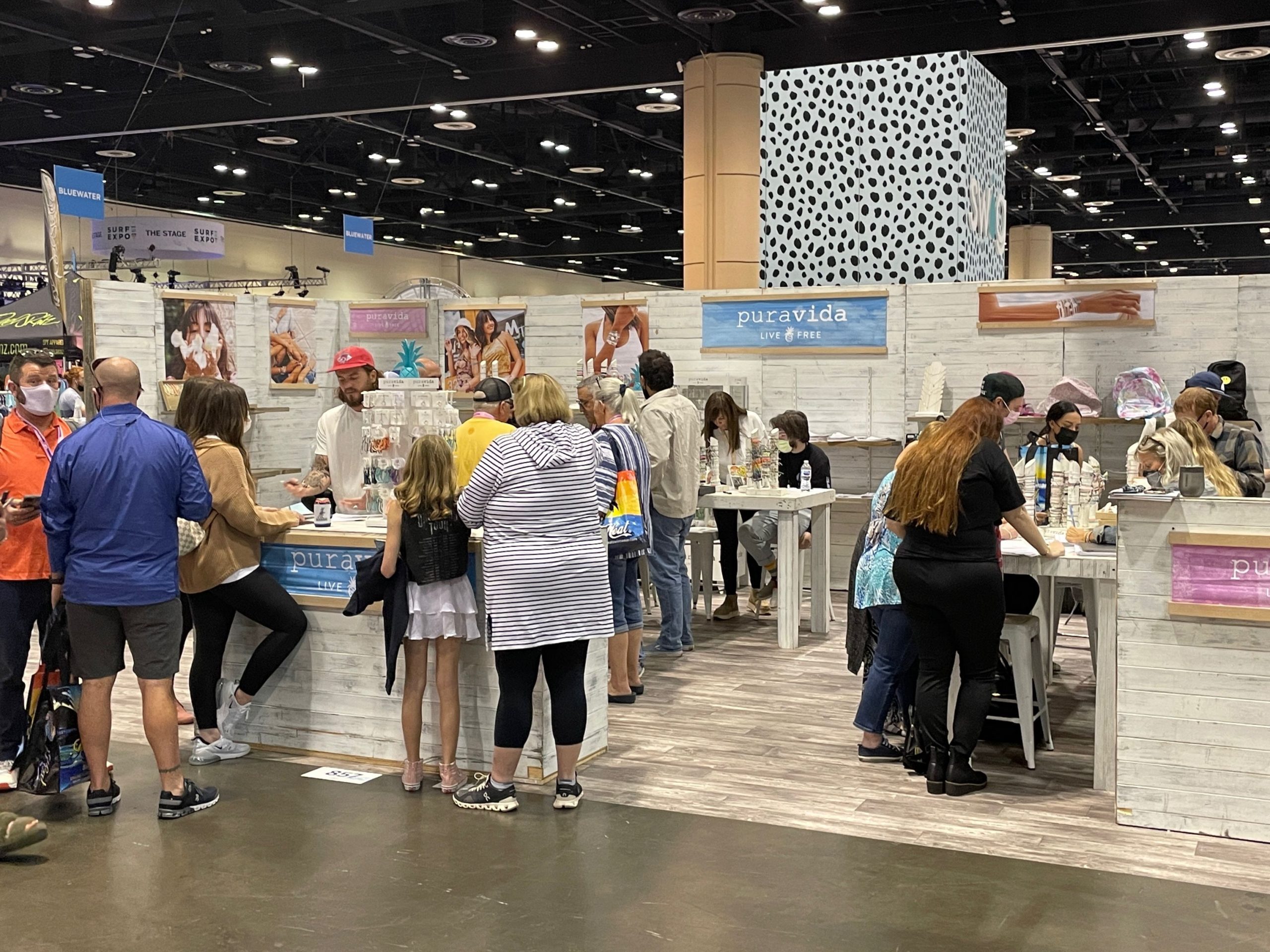 Puravida booth