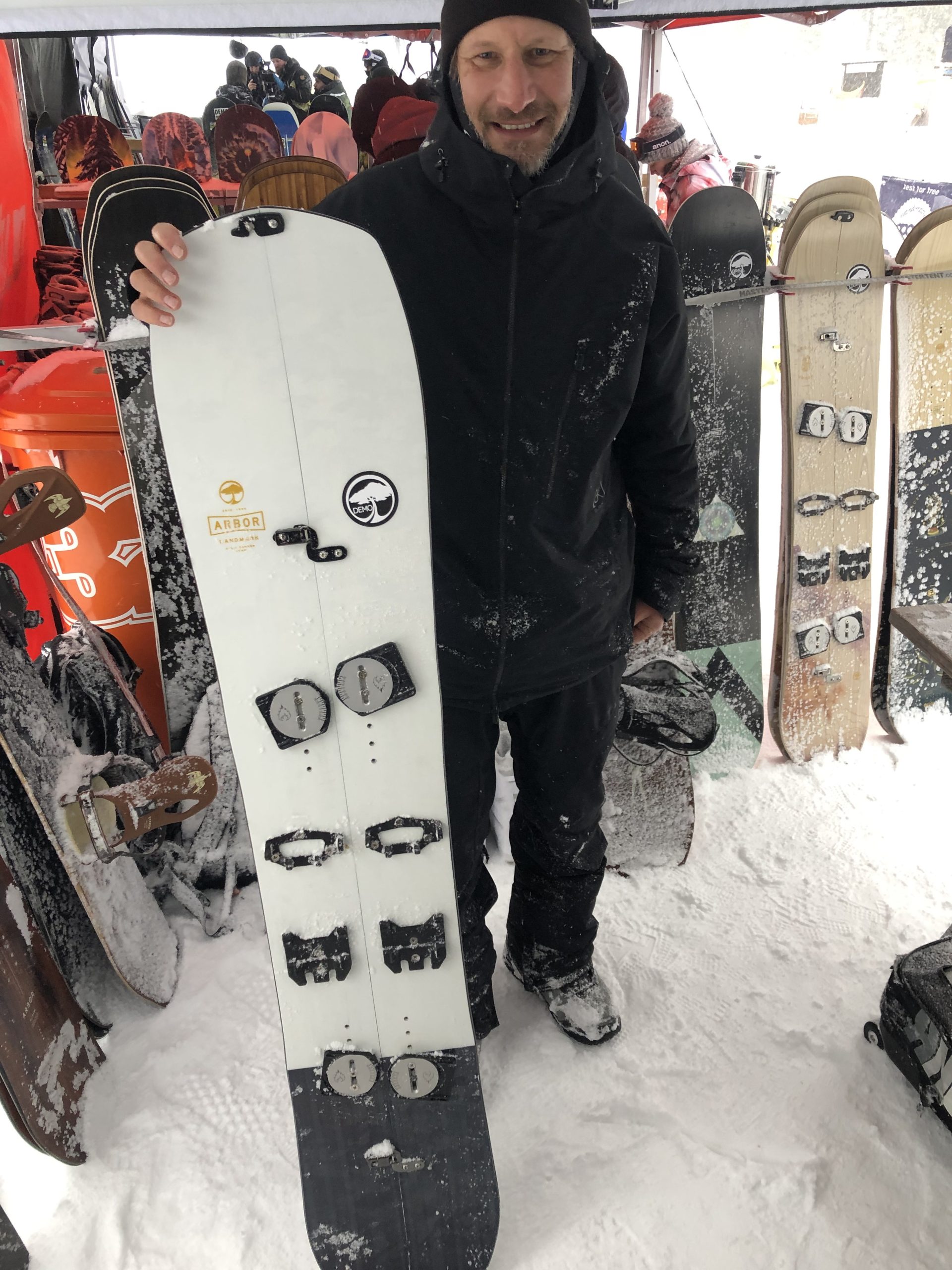 Arbor Snowboard’s Directional Camper Unisex Splitboard with twin tail and high end Core