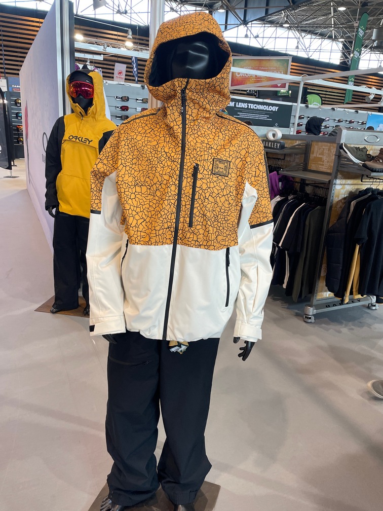 Oakleys 15K jacket with graphics by Stale Sandbech Boardsport SOURCE