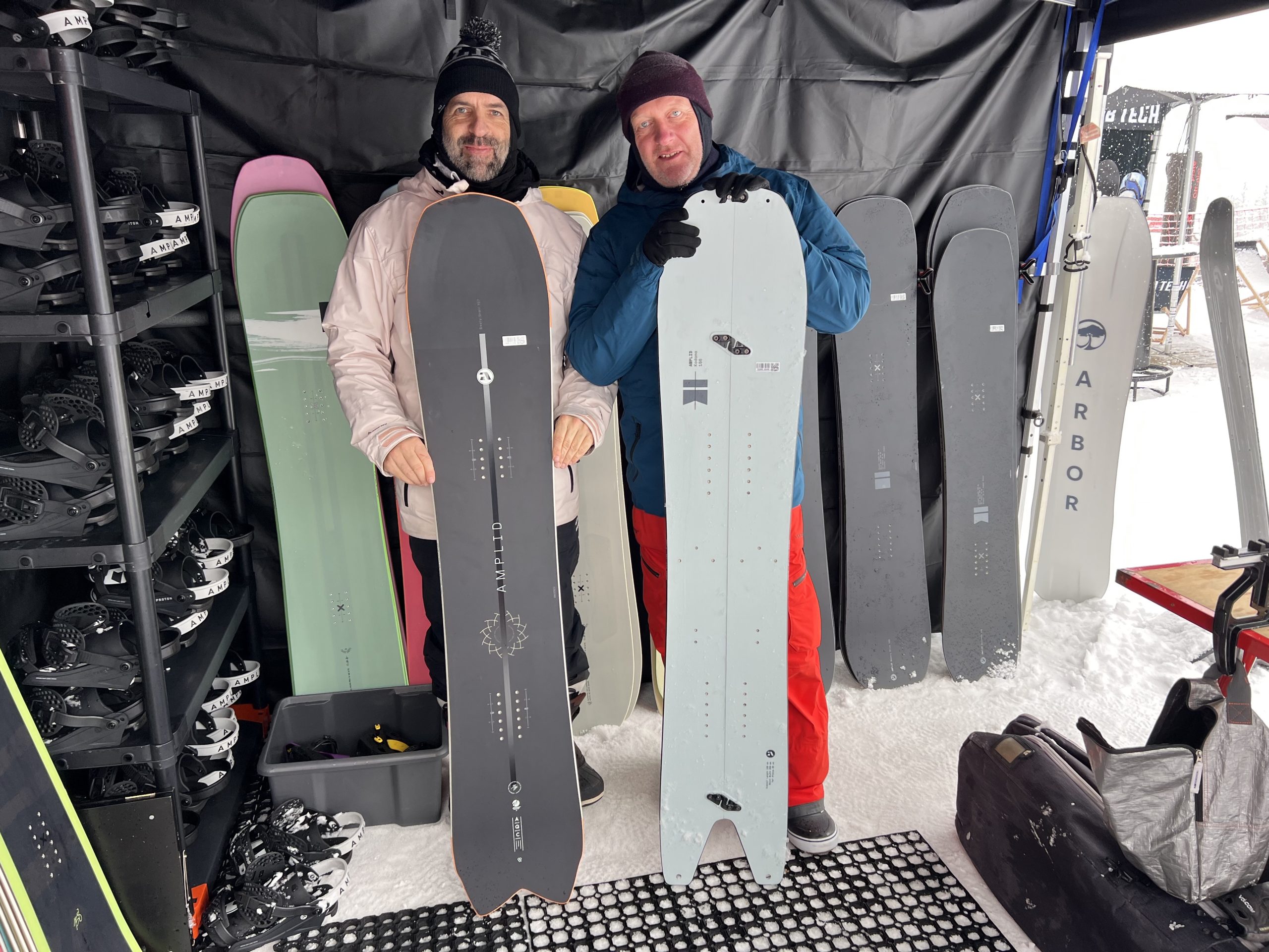 Amplid’s Peter Bauer and Conrad. The Souly Grail with 3D nose and anti-phase vibration system. On the right, Kodama, Japanese for forest spirts. Short swallow tail for great tree riding.