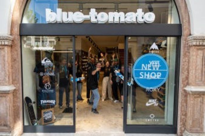 Blue Tomato logo - Boardsport SOURCE