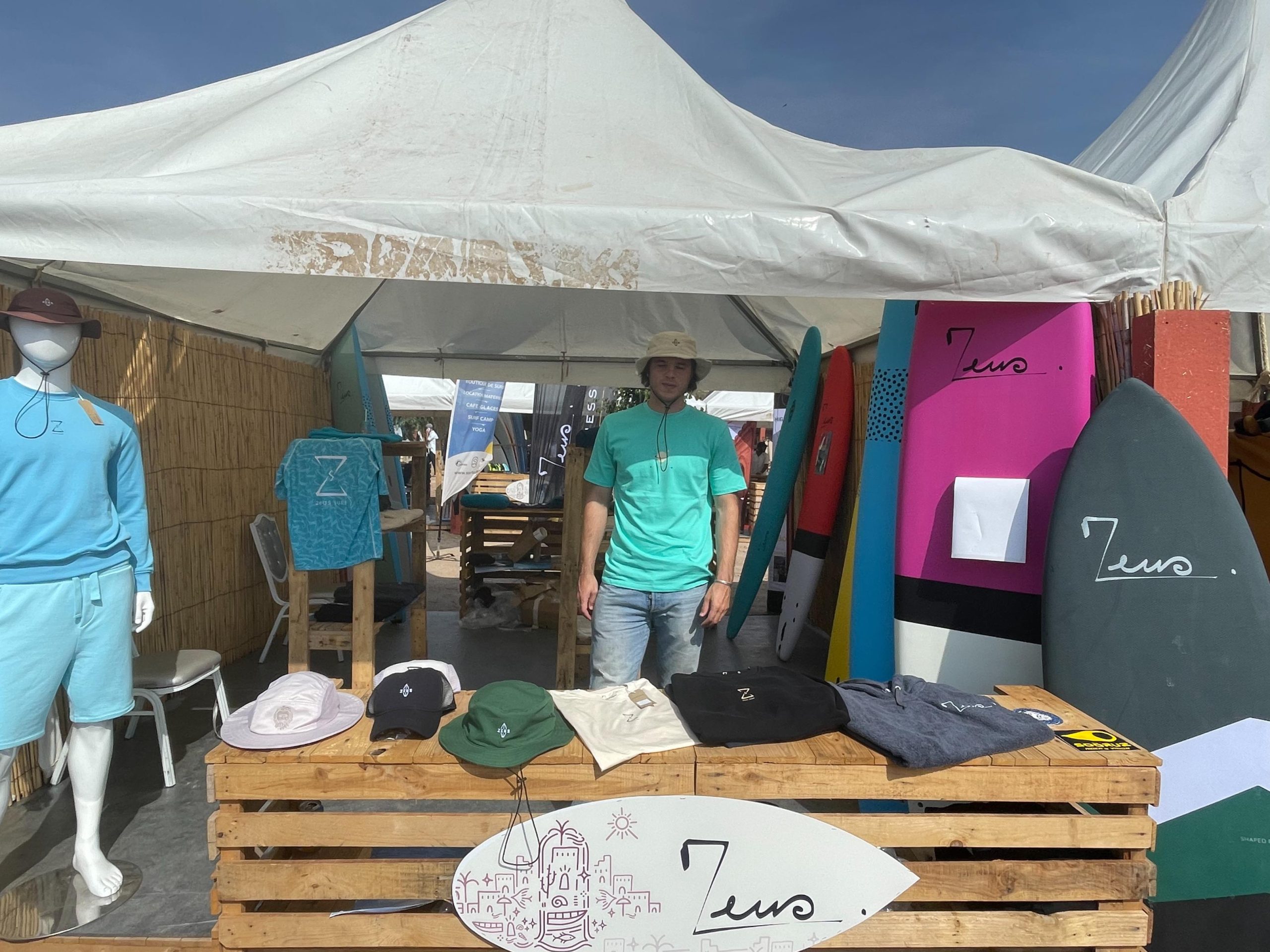 Zeus booth