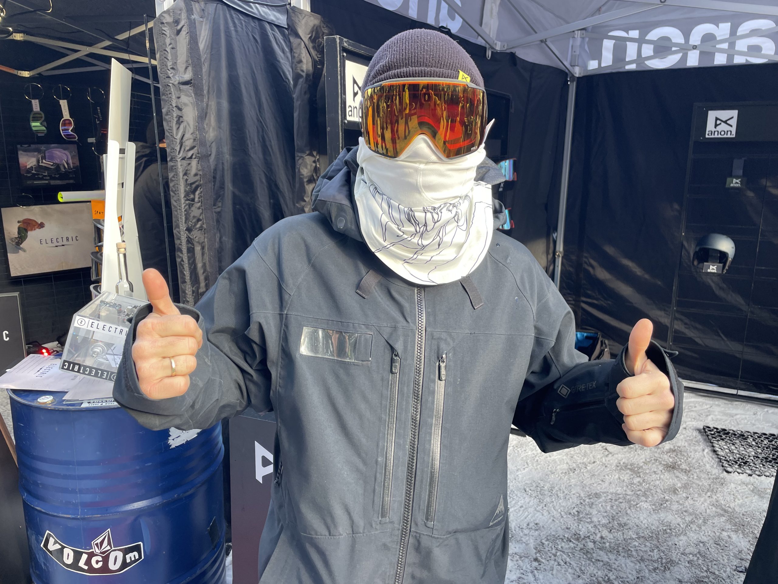Anon’s M5S mask and goggle