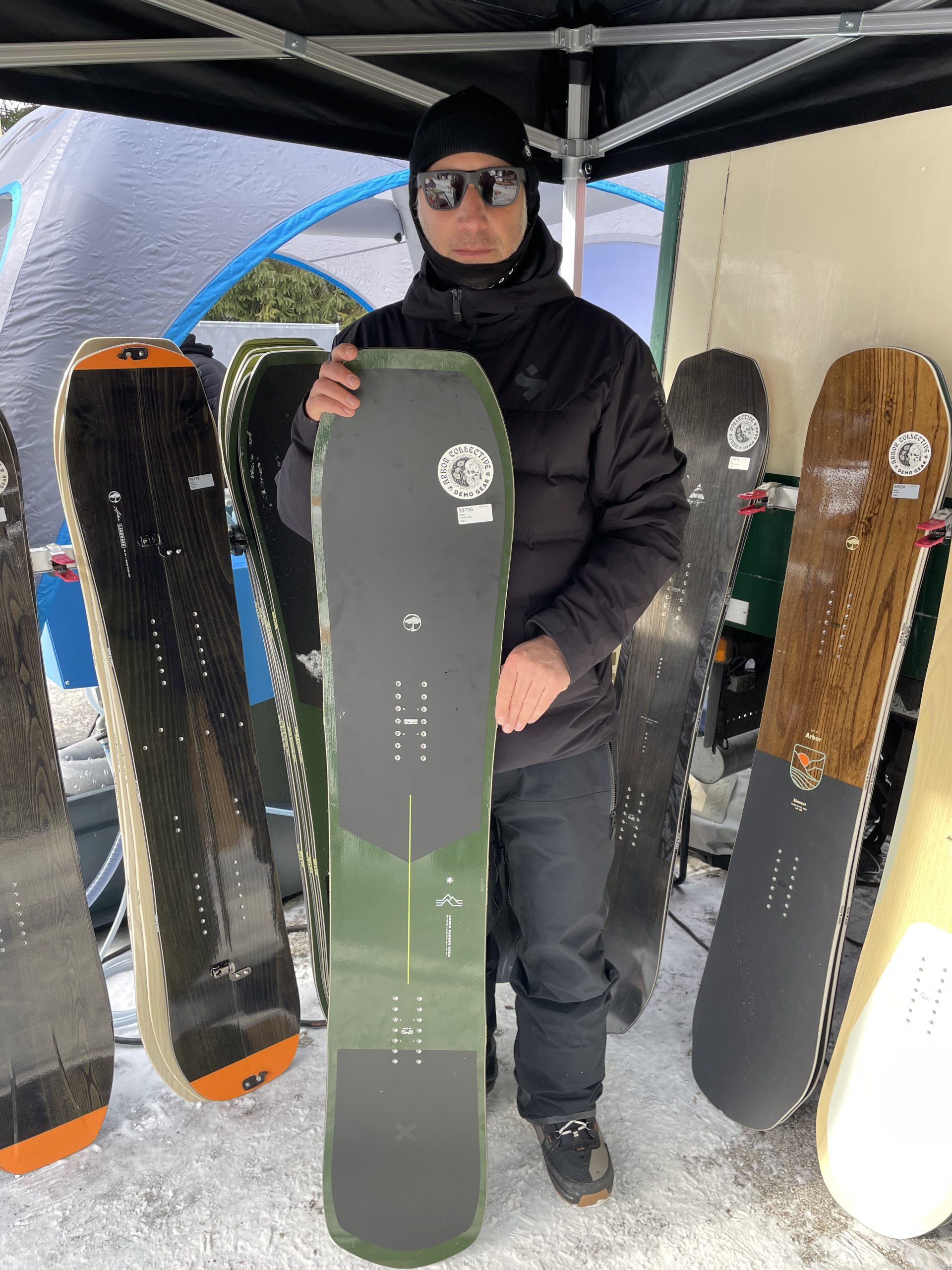 Arbor’s Jens Hartmann with the Carbon Coda, Pat Moores new pro model directional all mountain board