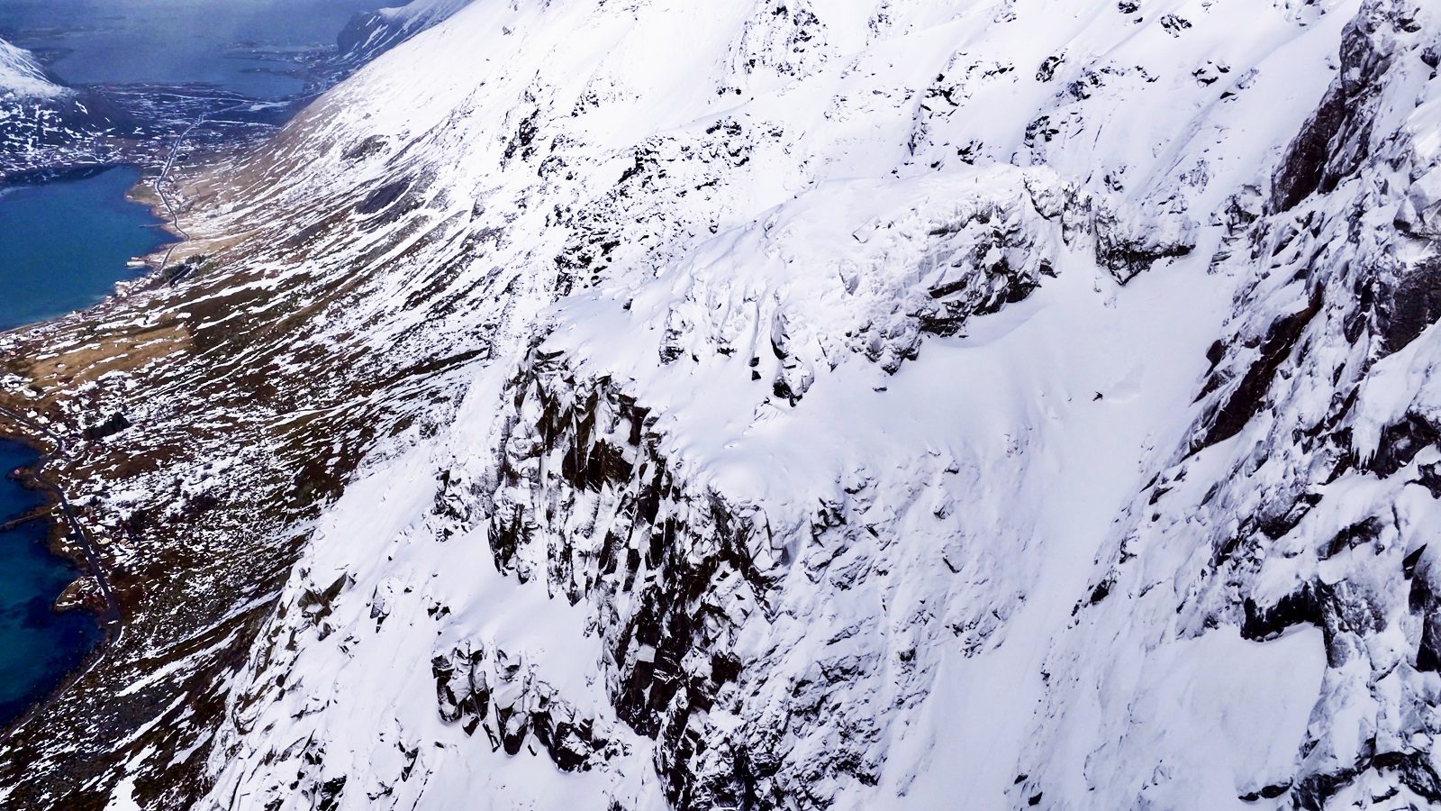 splitboard2025 splitboarding xavierdelerue lofoten horizontal