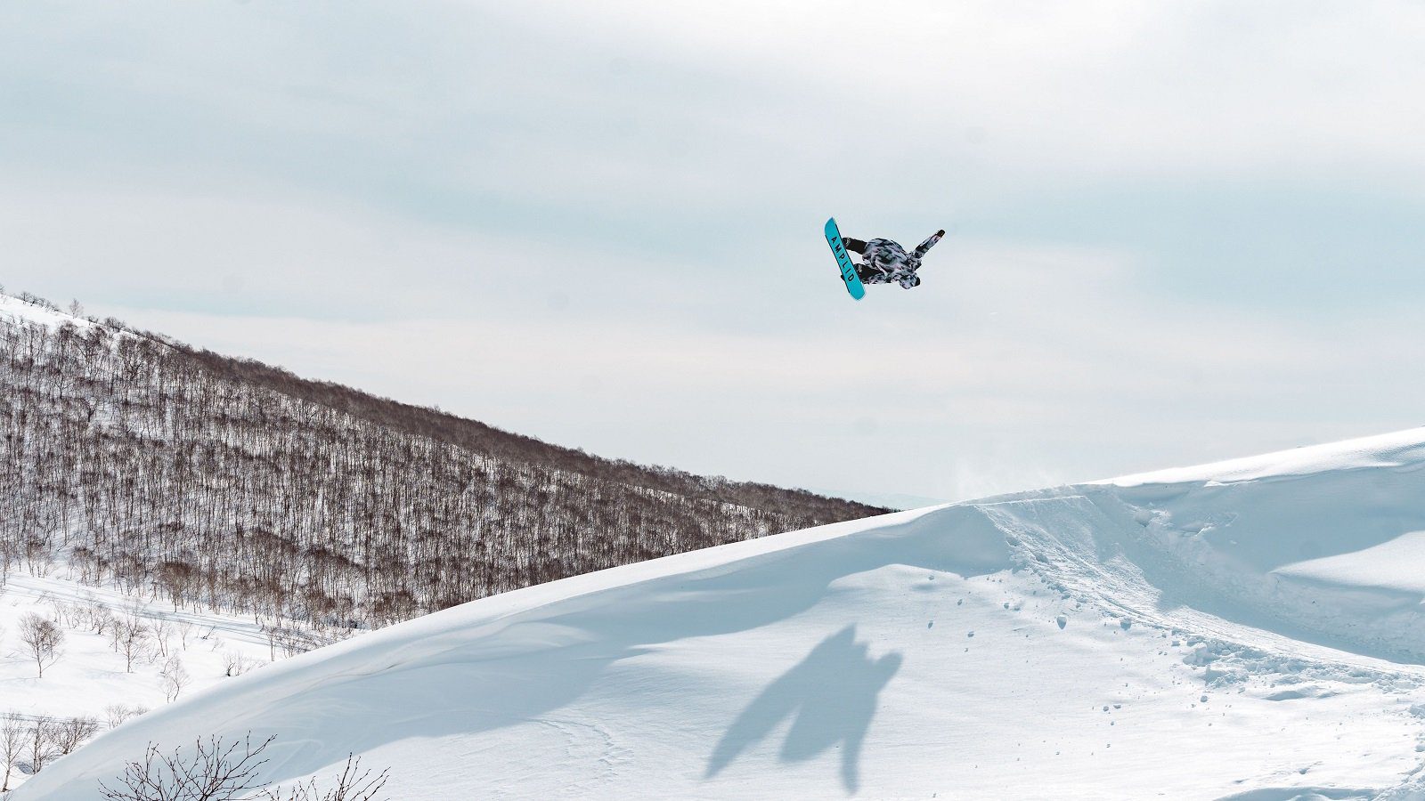 Niseko Tourism skiing photos by @alexgerni 47