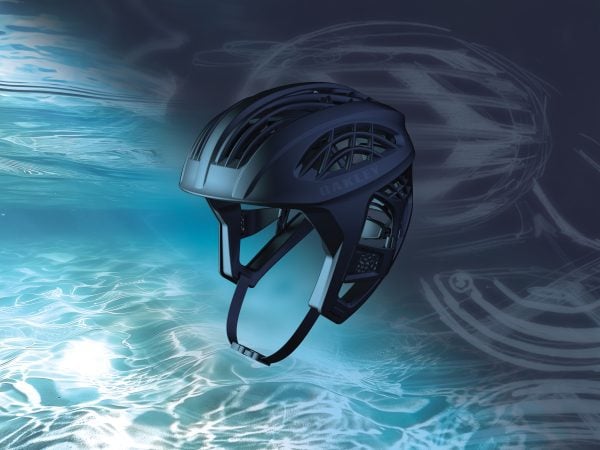 Oakley_WTR ICON_3quart copy