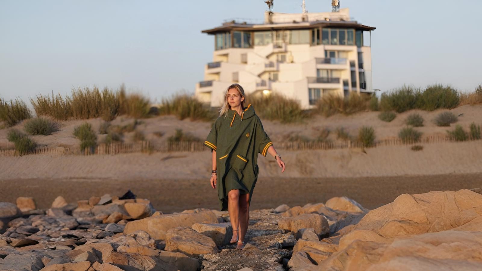 poncho-surf-coton-magellan-kaki-saintjacques