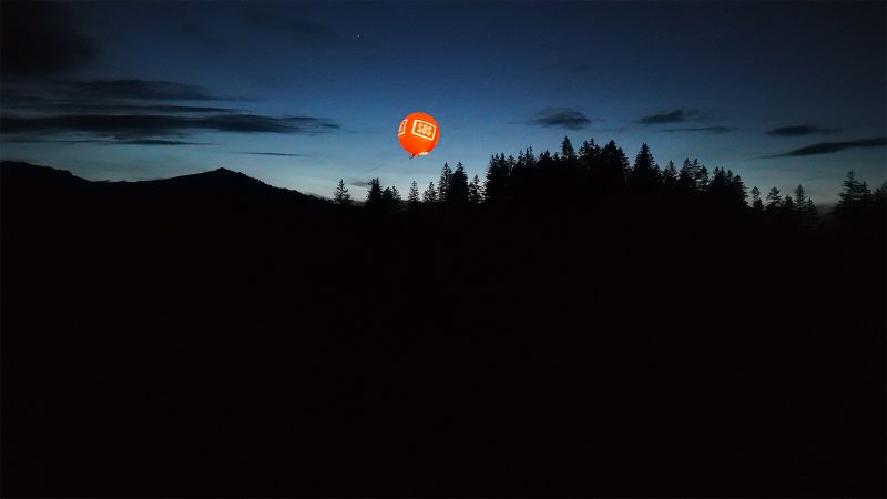 Ballon_am_Nachthimmel-800x450