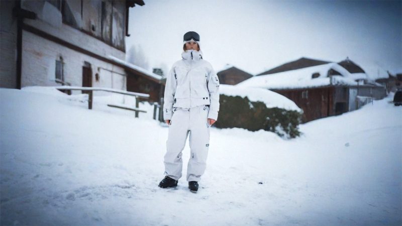 Forward-Womens-Catalyst-Shell-Jacket-FWD26_DDaher_1786-copy-800x450