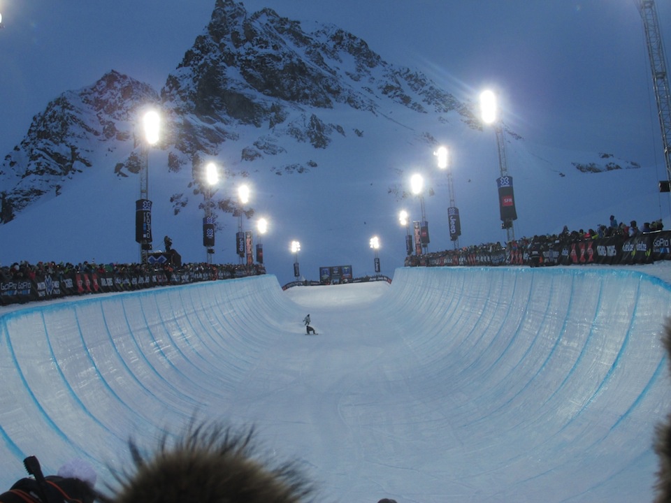Superpipe by night